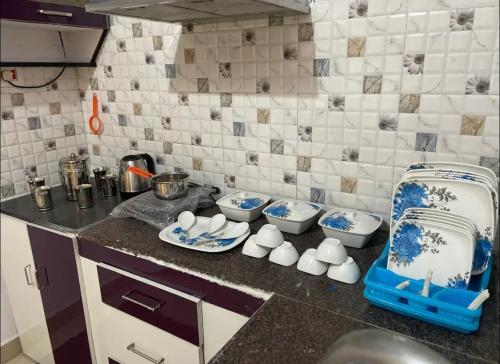 The bluebird residence in Kesare