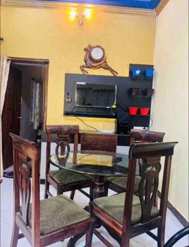 The bluebird residence in Kesare