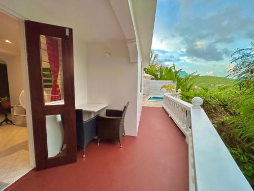 Instalaciones, Palm house in Friendship