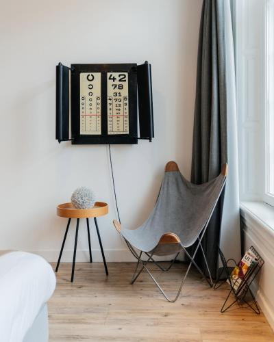 Eye Hotel - image 9