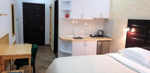 Comfort Hotel - image 10