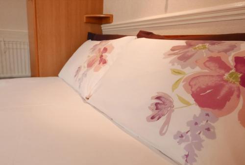 Abbey Guest House - image 4