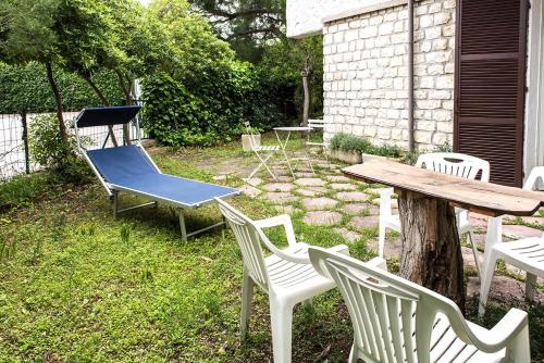 M297 - Marcelli trilocale con giardino a 100mt dal mare - image 5