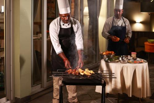 Mat og drikke, Lamrin Norwood Green Palampur, Himachal Pradesh in Lohna