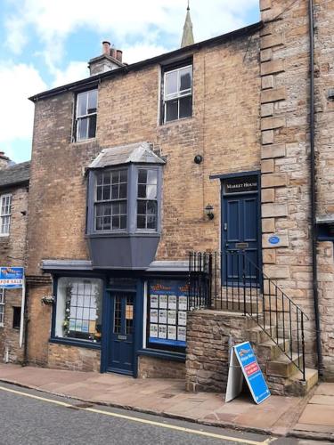 Market House Apartment, Alston