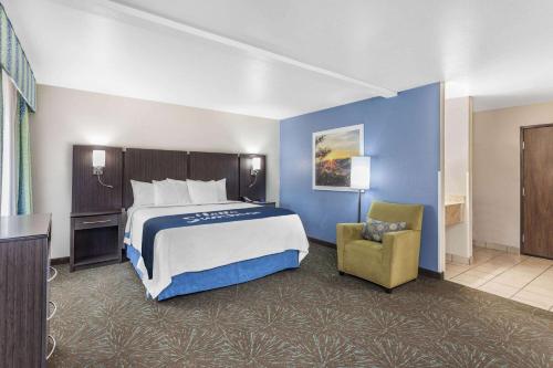 Days Inn & Suites by Wyndham East Flagstaff