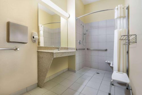 King Room - Disability Access/Non-Smoking