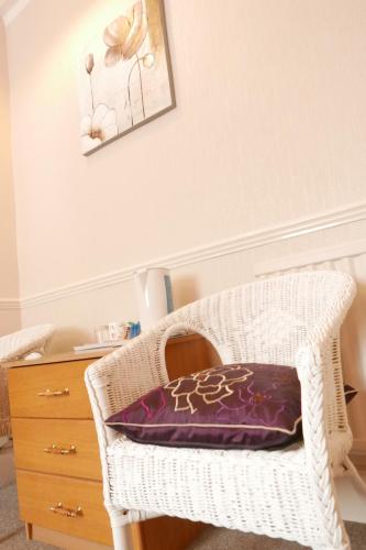 Abbey Guest House - image 2