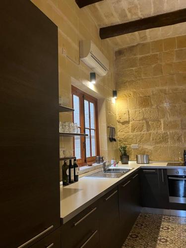 '19, Kenn L-Istorja' A remarkable 500 years old house of character in Senglea