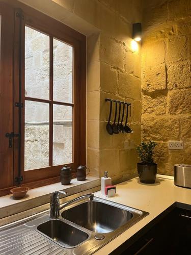 '19, Kenn L-Istorja' A remarkable 500 years old house of character in Senglea