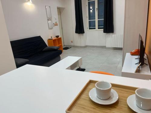 studio centre-ville de Martigues Jonquières - Location saisonnière - Martigues