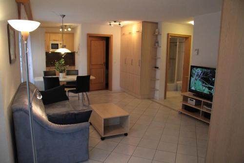 One-Bedroom Apartment (11)