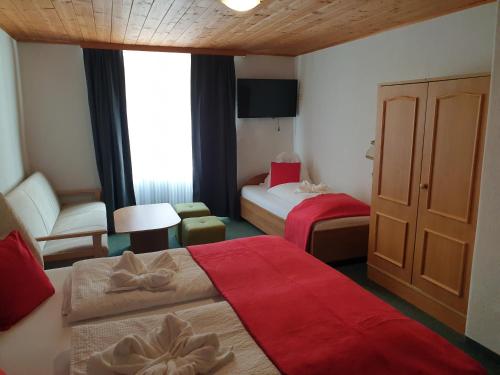room detail thumbnail 2