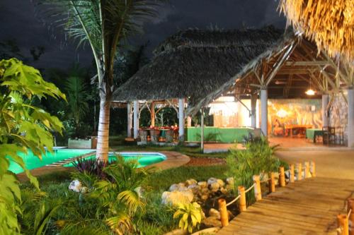 AXKAN PALENQUE, ALBERCAS, GASTRONOMIA MAR y TIERRA & TRAVEL AGENCY - 수영장