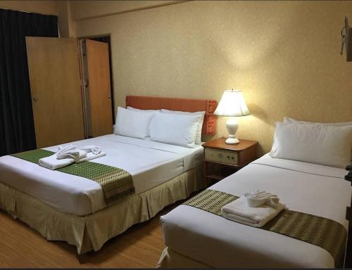 room detail thumbnail 1