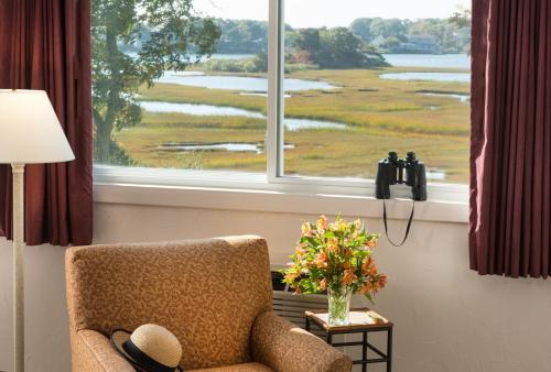 Bayside Resort Hotel Bayside Resort Hotel is perfectly located for both business and leisure guests in West Yarmouth (MA). The property has everything you need for a comfortable stay. Service-minded staff will welcome and