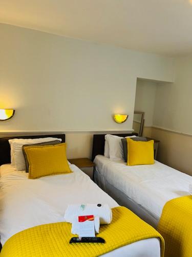 Crown Hotel Brackley Room Type - Twin Room