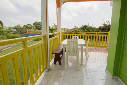 2 bedrooms, 4 beds