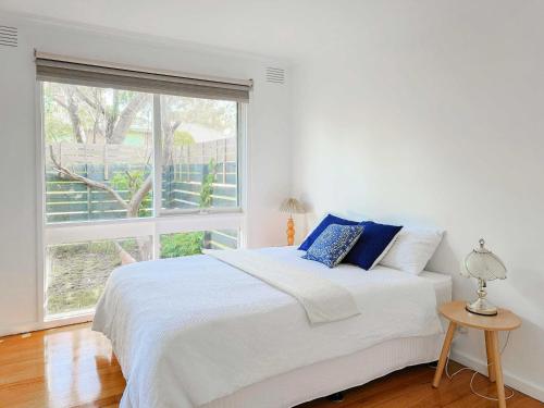 B&B Frankston - Serene 4Bed2Bath House w Parking Near Mornington Peninsula - Bed and Breakfast Frankston