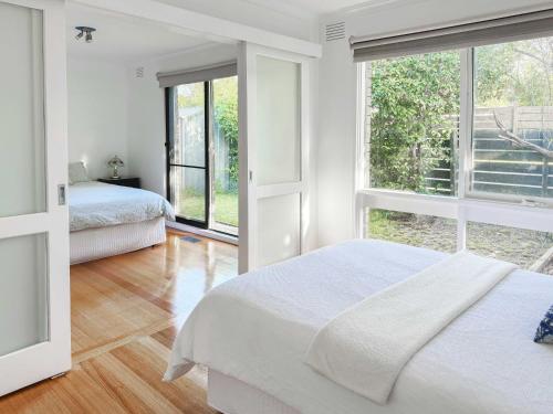 Serene 4Bed2Bath House w Parking Near Mornington Peninsula