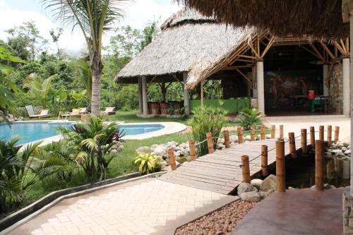 AXKAN PALENQUE, ALBERCAS, GASTRONOMIA MAR y TIERRA & TRAVEL AGENCY - 바/라운지