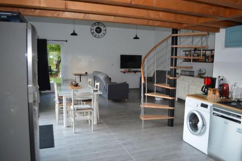 Joinville : Grange entièrement rénovée style loft. (Joinville : Grange entierement renovee style loft.) in Joinville