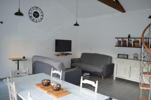 Joinville : Grange entièrement rénovée style loft. (Joinville : Grange entierement renovee style loft.) in Joinville