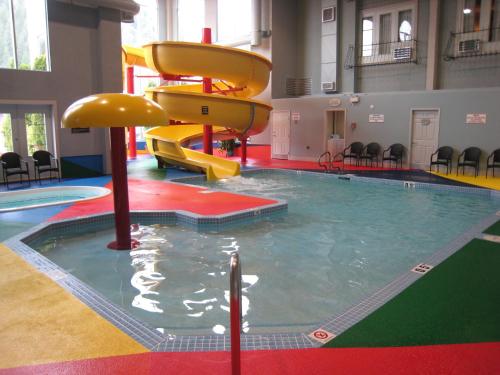 Super 8 By Wyndham Castlegar Bc in คาสเซิลการ์ (บริติชโคลัมเบีย)