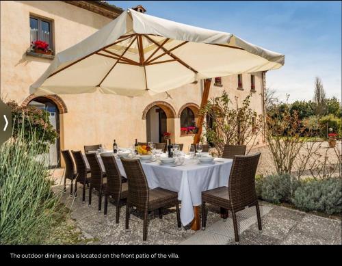 Villa of Golden Light in Lucignano