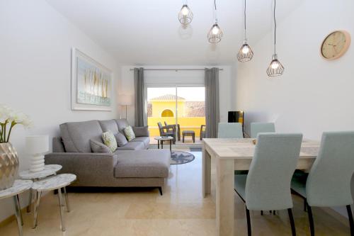Estepona Port Luxury Apartment ORION in ปวยร์โต เด เอสเตโปนา