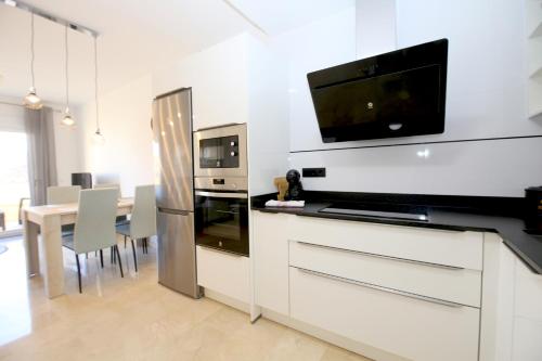 One-Bedroom Apartment image 2