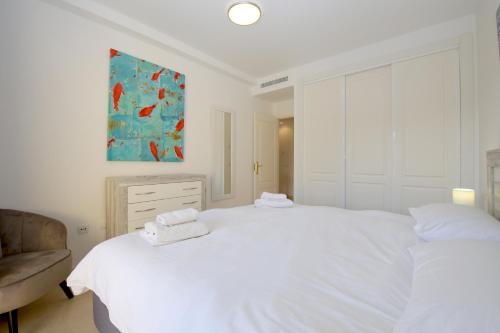 One-Bedroom Apartment image 1
