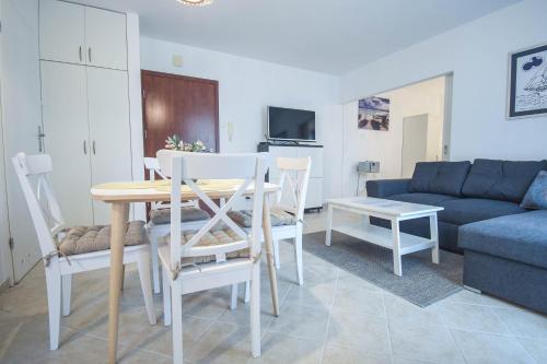 One-Bedroom Apartment - Ul. Uzdrowiskowa 18 image 10
