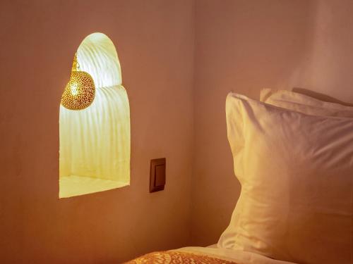 Standard Double Room image 10