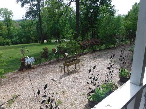 tuin, Serenity Hill Bed and Breakfast in Franklin (KY)