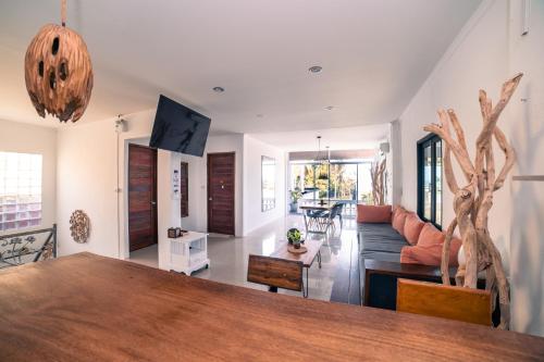 Shared lounge/TV area, Le Club in Ko Pha-ngan