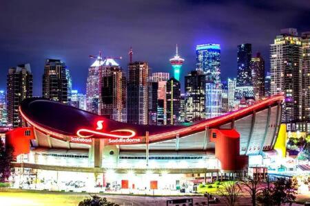 35th FL w the BEST Views of the Stampede & Saddledome! FREE Banff Pass, Wine, Parking & Gym!
