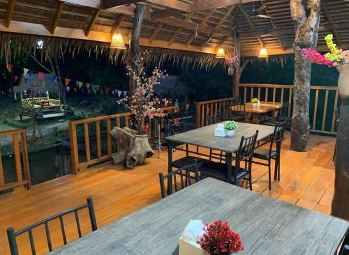 Restaurant, Rommai Forest Bungalows in Old Town