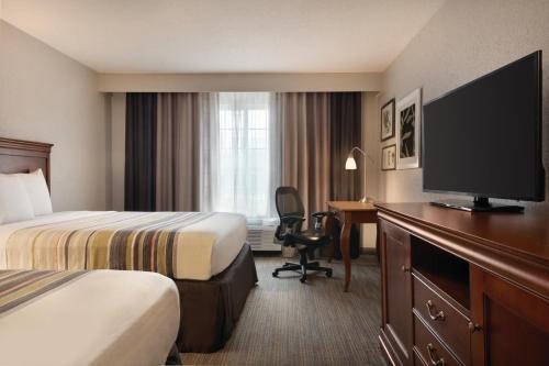 Country Inn & Suites by Radisson, Valparaiso, IN