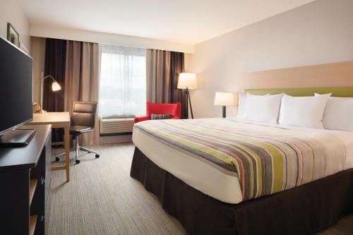 Country Inn & Suites by Radisson Valparaiso IN - image 2