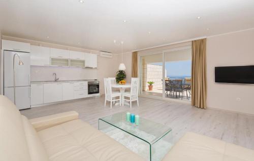 Big Blue Apartments - image 13