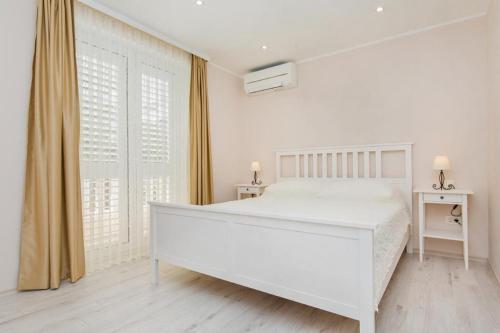 Big Blue Apartments - image 10