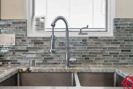 Desert Skyline Getaway - An Irvie Home