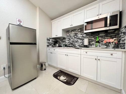 Pyramid Studio + free parking&wifi/ 5%off in Tampa, USA