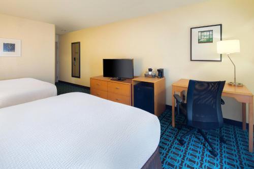 Fairfield Inn & Suites Indianapolis Airport - image 18