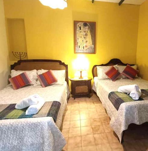 2 double beds