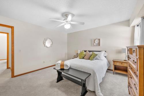Spacious Townhouse Finished Basement in Toledo, USA