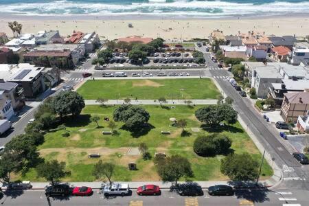 Ocean Views Manhattan Beach 2 Bedroom Parking