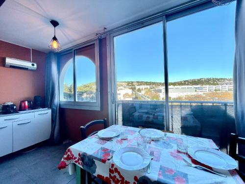 . Studio cabine avec loggia à 350m des plages - FR-1-338-175