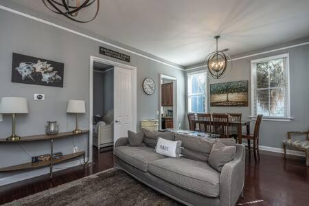 Southern Gem in Park Circle Southern Gem in Park Circle